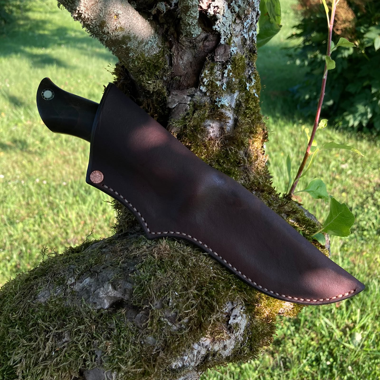 Ember | Hunting Knife N690 | Stabilized Wood & G10