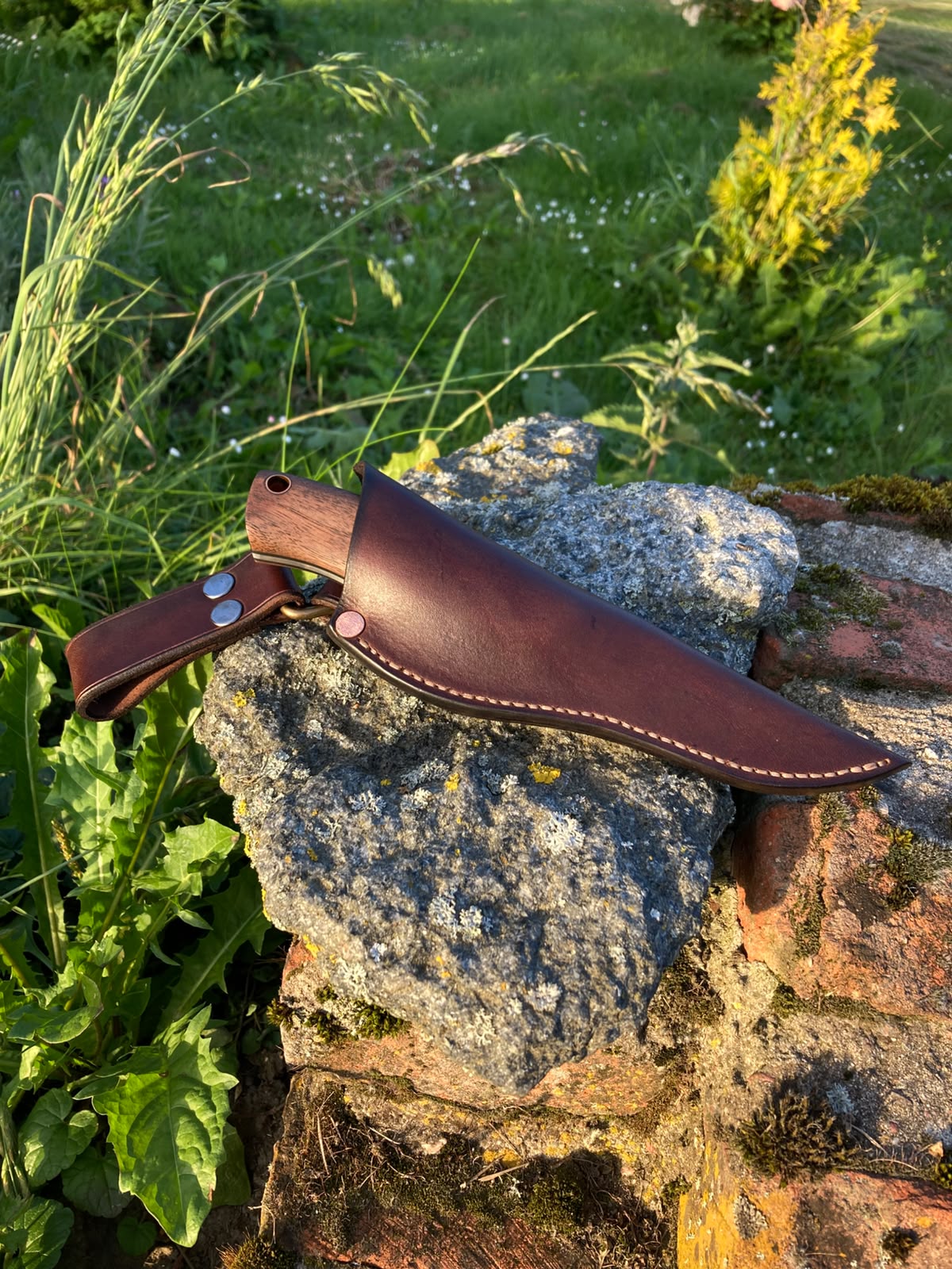 Custom leather sheath with dangler