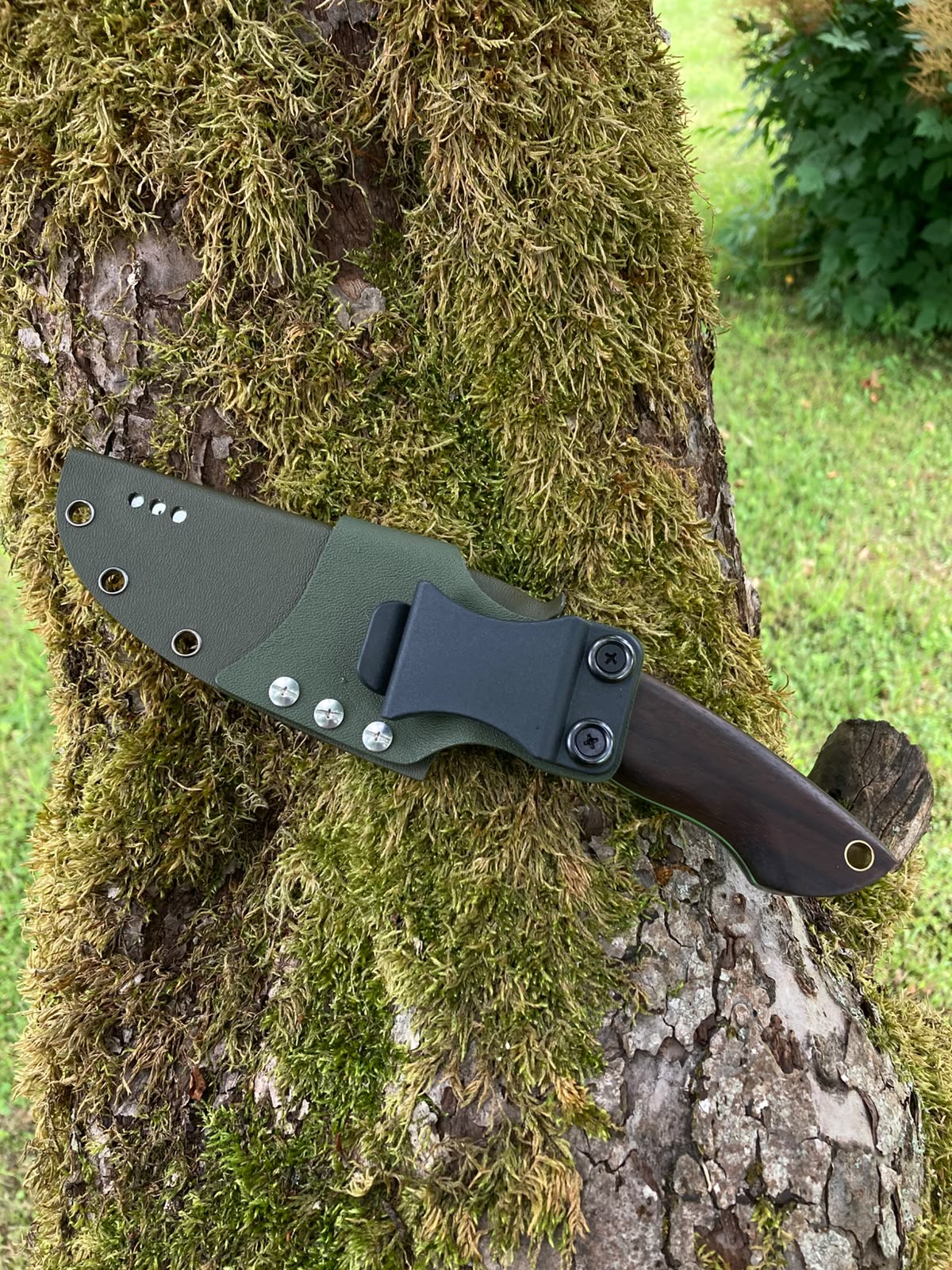 Handcrafted Hunting Knife – Venge & 52100